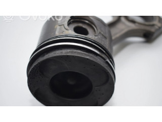 Píst    BMW 5 E39  pro naftový motor 2.9 M57 D30 (306D1) 
