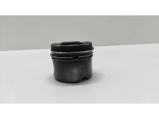 Píst    BMW 7 E65 E66  pro naftový motor 4.5 M67n 