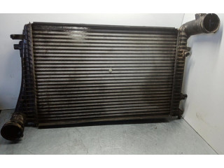 Интеркулер  038906051C   Volkswagen Eos 