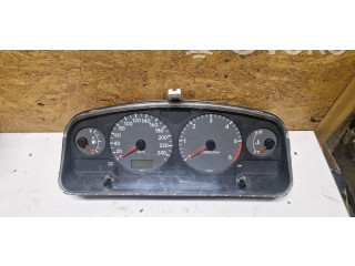 Přístrojová deska  Toyota Avensis T220 2000 8380005460  