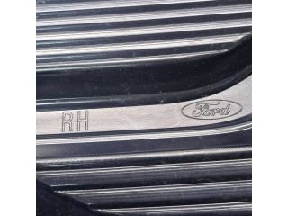 Передняя решётка Ford Fiesta 2017- года C8L6G, N1BB15B216B      