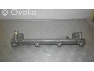 Топливная рампа 90411551   Opel Calibra 2.0 