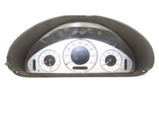 Přístrojová deska  Mercedes-Benz CLK A209 C209 2005 A2095409811  