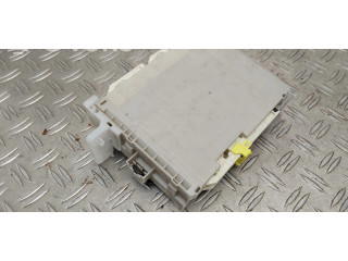   Pojistková skříňka 892210D120, 8273052L70   Toyota Yaris 2013