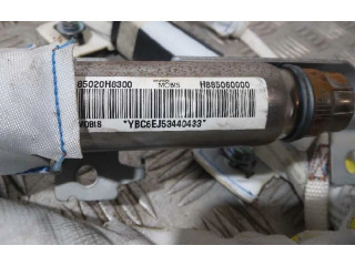 Подушка безопасности двери 85020H8300   KIA Stonic