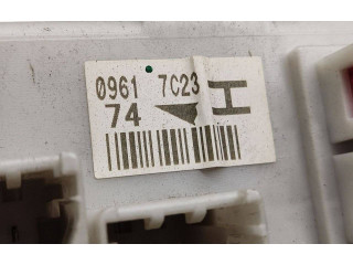   Pojistková skříňka 8198050030   Toyota Land Cruiser (J120) 2007