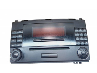 Радио/ проигрыватель CD/DVD / навигация