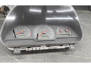 Pojistková skříňka Спидометр (приборный щиток) 30857579   Volvo S40, V40 2000