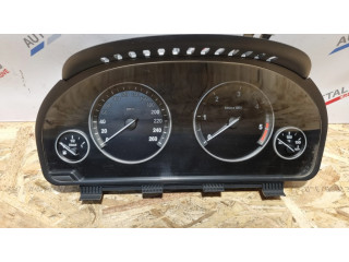 Přístrojová deska  BMW 5 F10 F11 2011 9228614, 2059571  