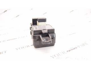   Pojistková skříňka 30889989   Volvo S40, V40 2001
