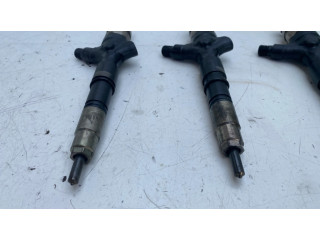 Комплект форсунок 2367030100    Toyota Hilux (AN10, AN20, AN30) для дизельного двигателя  2.5