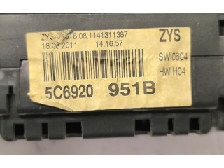 Přístrojová deska  Volkswagen Jetta VI 2012 5C6920951B, A2C53219792  