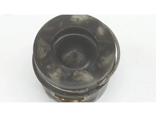 Píst 11258571012, 1212CD   BMW 2 F22 F23  pro naftový motor   