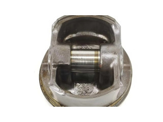 Píst 11257512526   BMW 5 E39  pro benzínový motor 2.5  