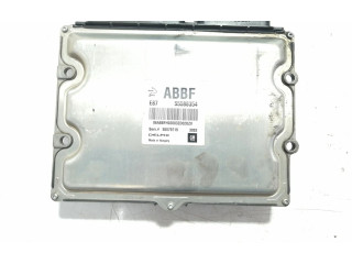 Pojistková skříňka Блок управления двигателем ECU 55588354   Opel Astra J 2013
