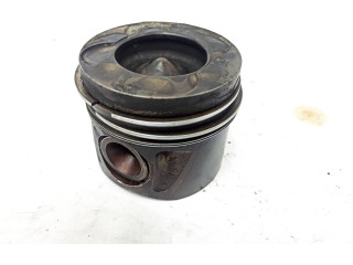  Поршень 642872   Mercedes-Benz R W251  