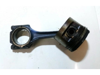 Píst    Audi 80 90 B3     