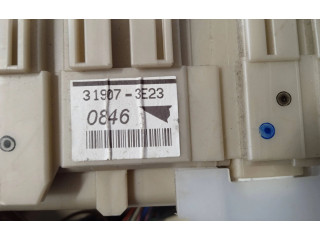   Pojistková skříňka 827300F310A, 821450FJ40   Toyota Verso 2014