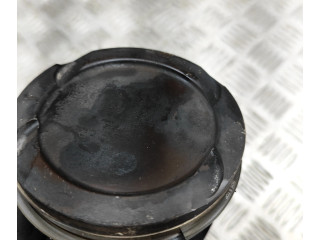  Поршень  32213692, 31401957  Volvo XC40  