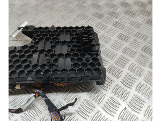 Блок комфорта 165765040A   Tesla Model Y   