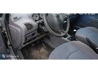 Přístrojová deska  Peugeot 206 2002 6106LL, 6106LL  