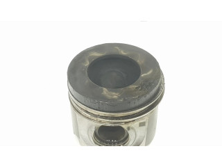 Píst 11257812585   BMW 5 F10 F11   3.0 N57D30A 