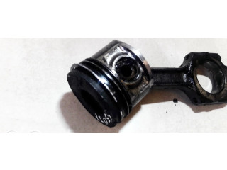 Píst    Alfa Romeo 156  pro naftový motor 2.4  
