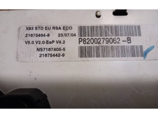 Přístrojová deska  Renault Trafic II (X83) 2006 P8200279062, 216754429  