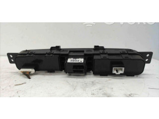   Pojistková skříňka 299128768   KIA Carens III 5170