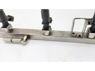 Vstřikovač 7542070   BMW 3 E90 E91  pro benzínový motor 3.0  
