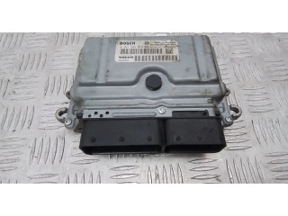 Řídící jednotka 30650454   Volvo S40 2006