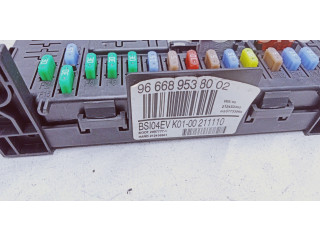 Блок предохранителей 966689538002, K0100211110   Peugeot 5008    