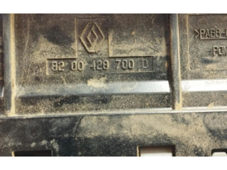   Pojistková skříňka 8200428700   Renault Kangoo  2010