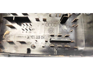 Блок предохранителей  1K0937124K   Volkswagen Golf Plus    
