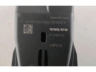 Přístrojová deska  Volvo XC70 2013 31387311  