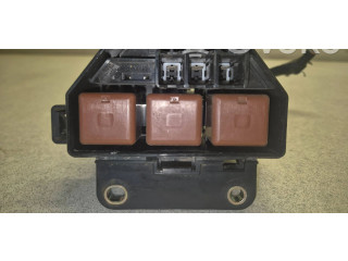 Блок предохранителей  8266042020, 9098702025   Toyota Land Cruiser (J120)    