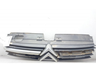 Передняя решётка Citroen C5 2001-2004 года 9636751980      