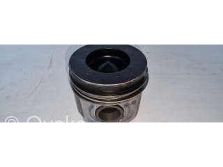 Píst 84L110   BMW 5 F10 F11   3.0  