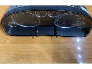 Přístrojová deska  Audi A6 S6 C5 4B 2001 110080128001, CE068200  