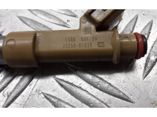 Vstřikovací lišta 23250-0T030   Toyota Corolla E140 E150     