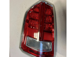 Задний фонарь левый сзади     Chrysler 300C   2011- года
