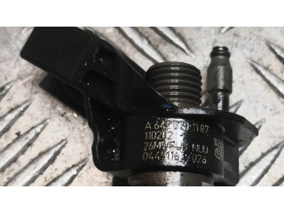 Форсунка 6420701187, A6420701187    Mercedes-Benz E W212 для дизельного двигателя OM 642.852 3