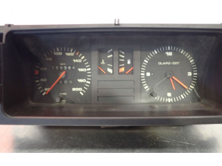Панель приборов 8111733181117332   Audi 80 90 B2       