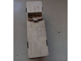Дисплей    MB652360, MB521560   Mitsubishi Space Runner