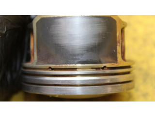 Píst    Audi A6 S6 C5 4B     