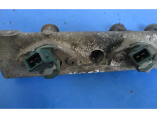 Топливная рампа 857013, 857013   Renault Laguna I   для двигателя ---