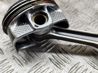  Поршень  FR3Z6108A, CR3Z6200B  Ford Mustang VI для бензинового двигателя 5.0