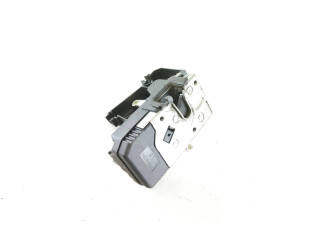 Замок багажника 91166224, 8200008469    Renault Trafic II (X83) 2002 - 2014 года