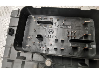 Блок предохранителей 1K0937804G, 1K0937820B   Volkswagen Caddy    
