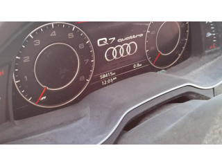 Панель приборов 4M0920890B   Audi Q7 4M       